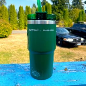 NEW Starbucks X Stanley Green Stainless Steel Tumbler, 20oz Mexico 2023